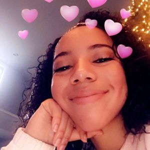 Meet your Posher, Alexandra